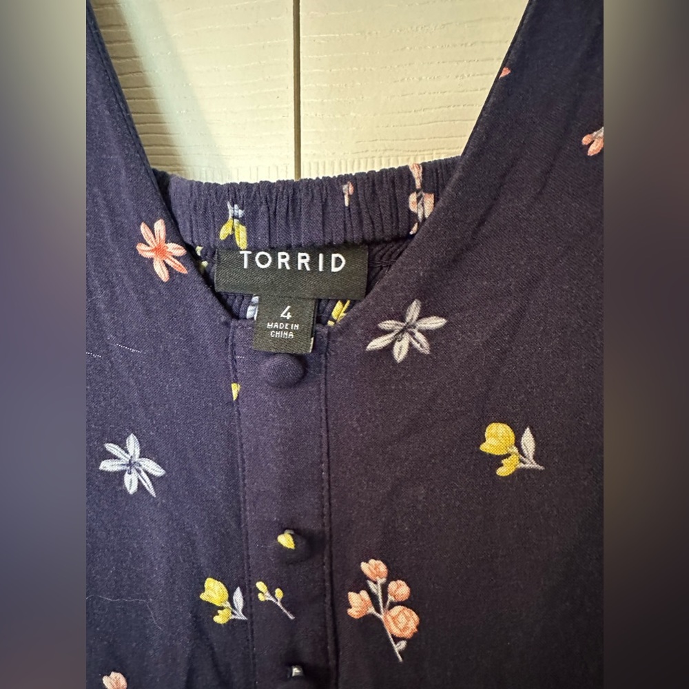 EUC Torrid navy floral dress with lace details - Picture 2 of 3